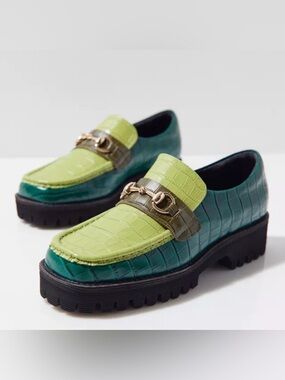 The Intentionally Blank Sz 9 HK-2 Croc Green Leather Loafer